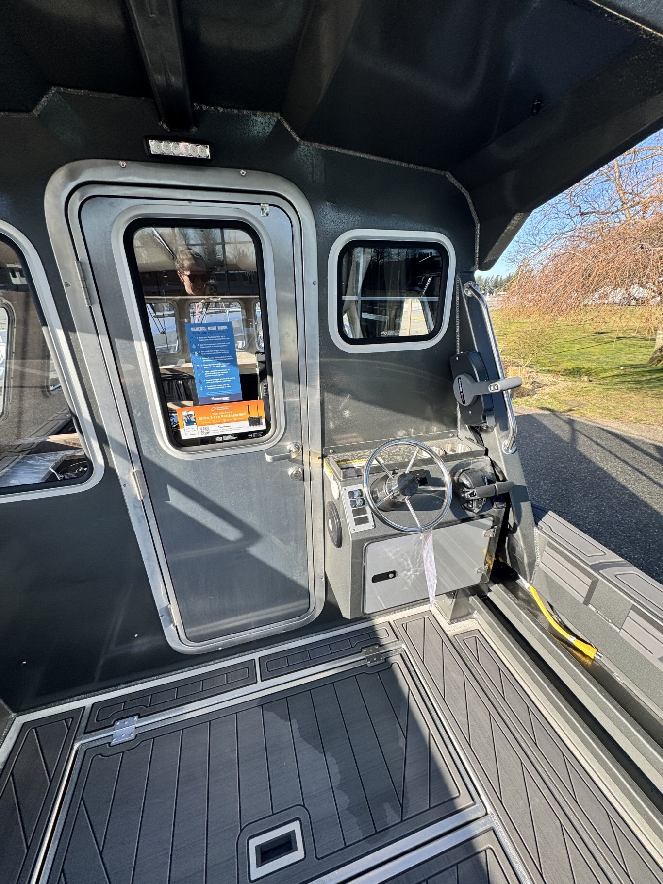 ALL NEW 2025 KingFisher 2725 XRS Offshore