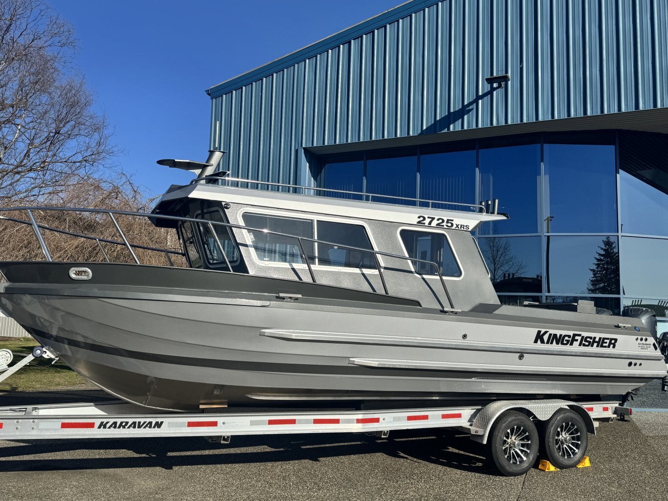 ALL NEW 2025 KingFisher 2725 XRS Offshore