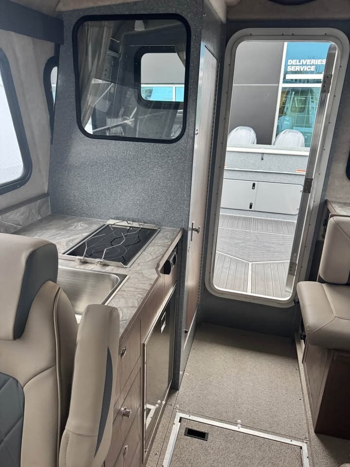 2025 KingFisher 3025 XRS Offshore