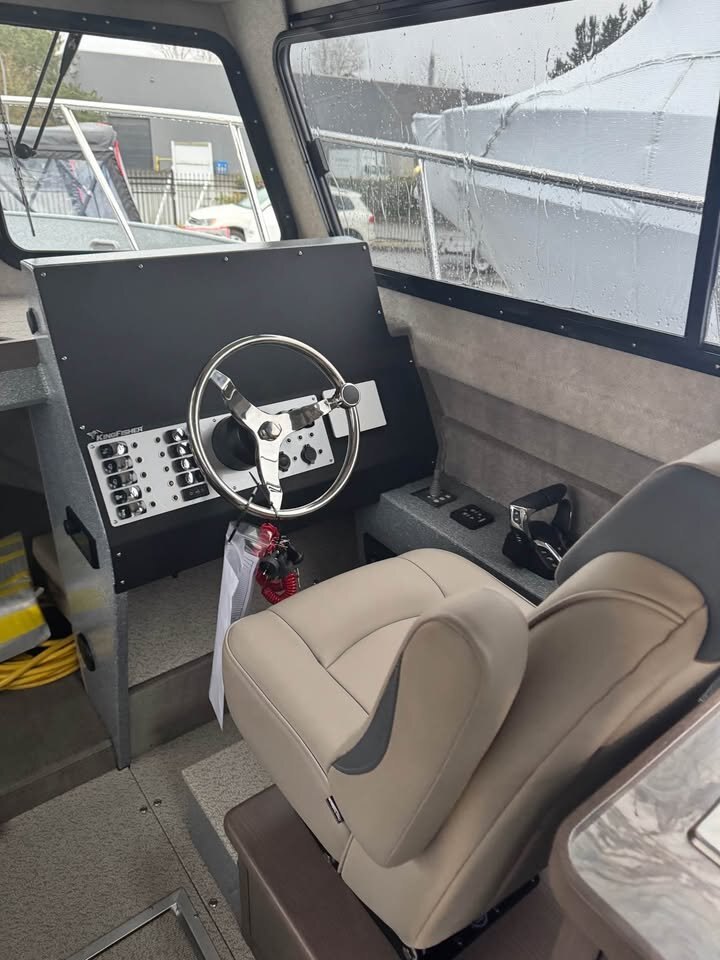 2025 KingFisher 3025 XRS Offshore