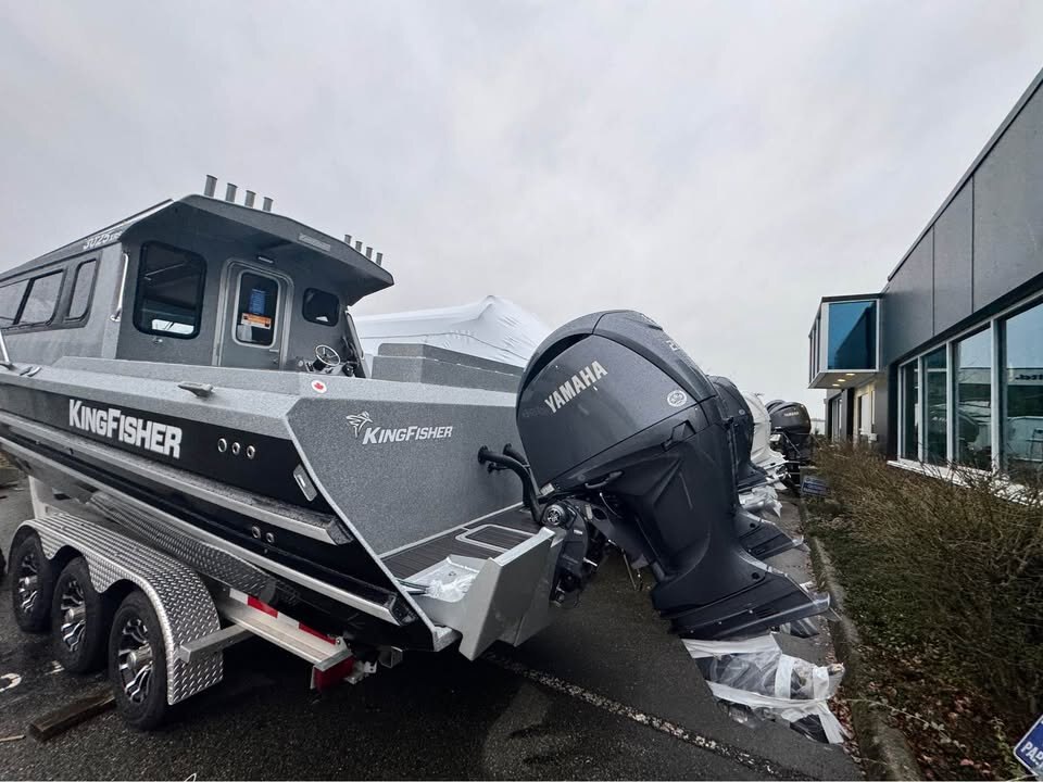 2025 KingFisher 3025 XRS Offshore