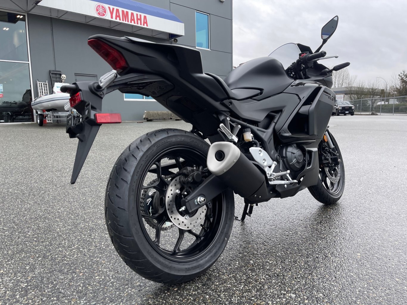 2025 Yamaha YZF R3 Matte Stealth Black