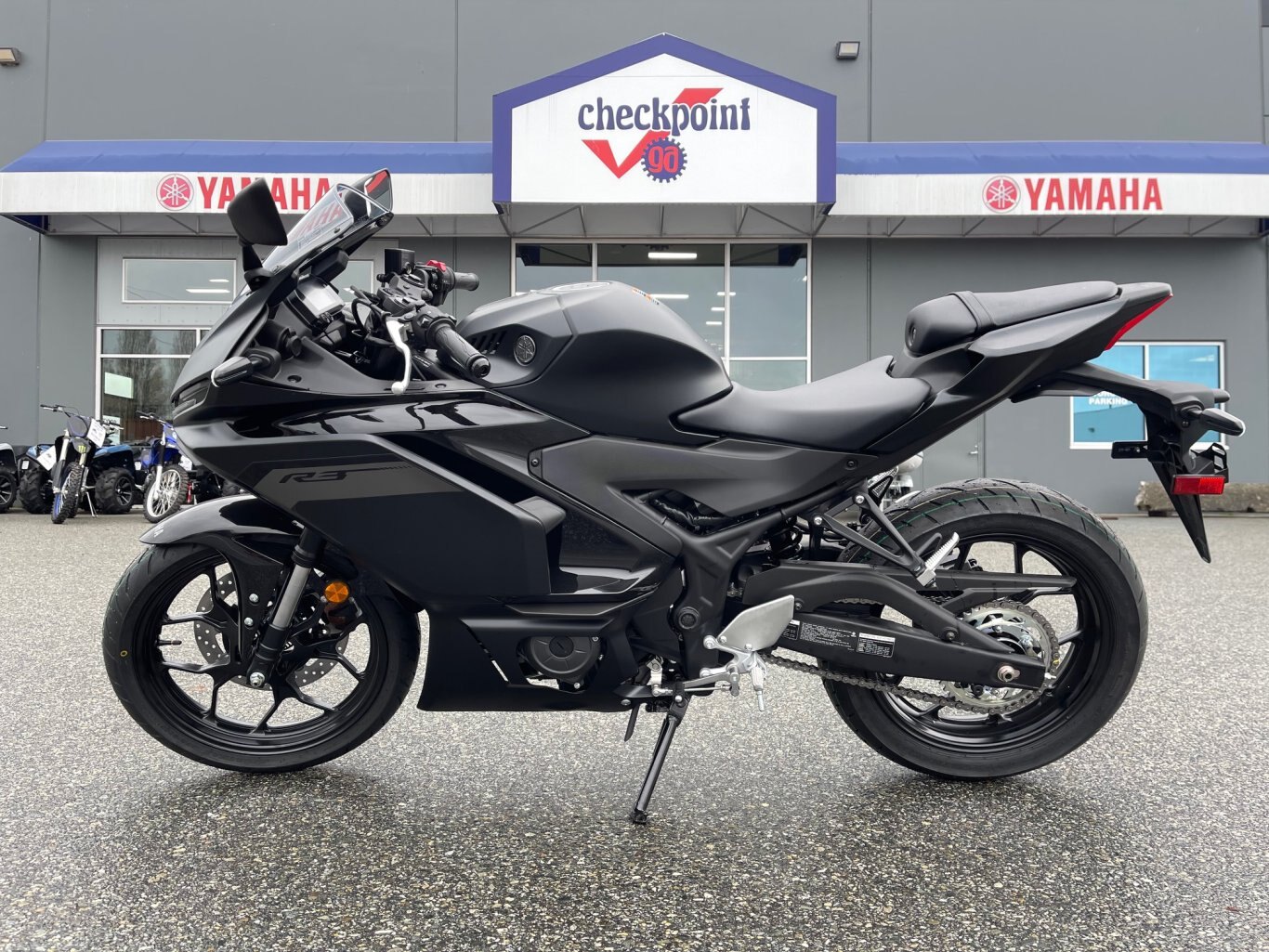 2025 Yamaha YZF R3 Matte Stealth Black