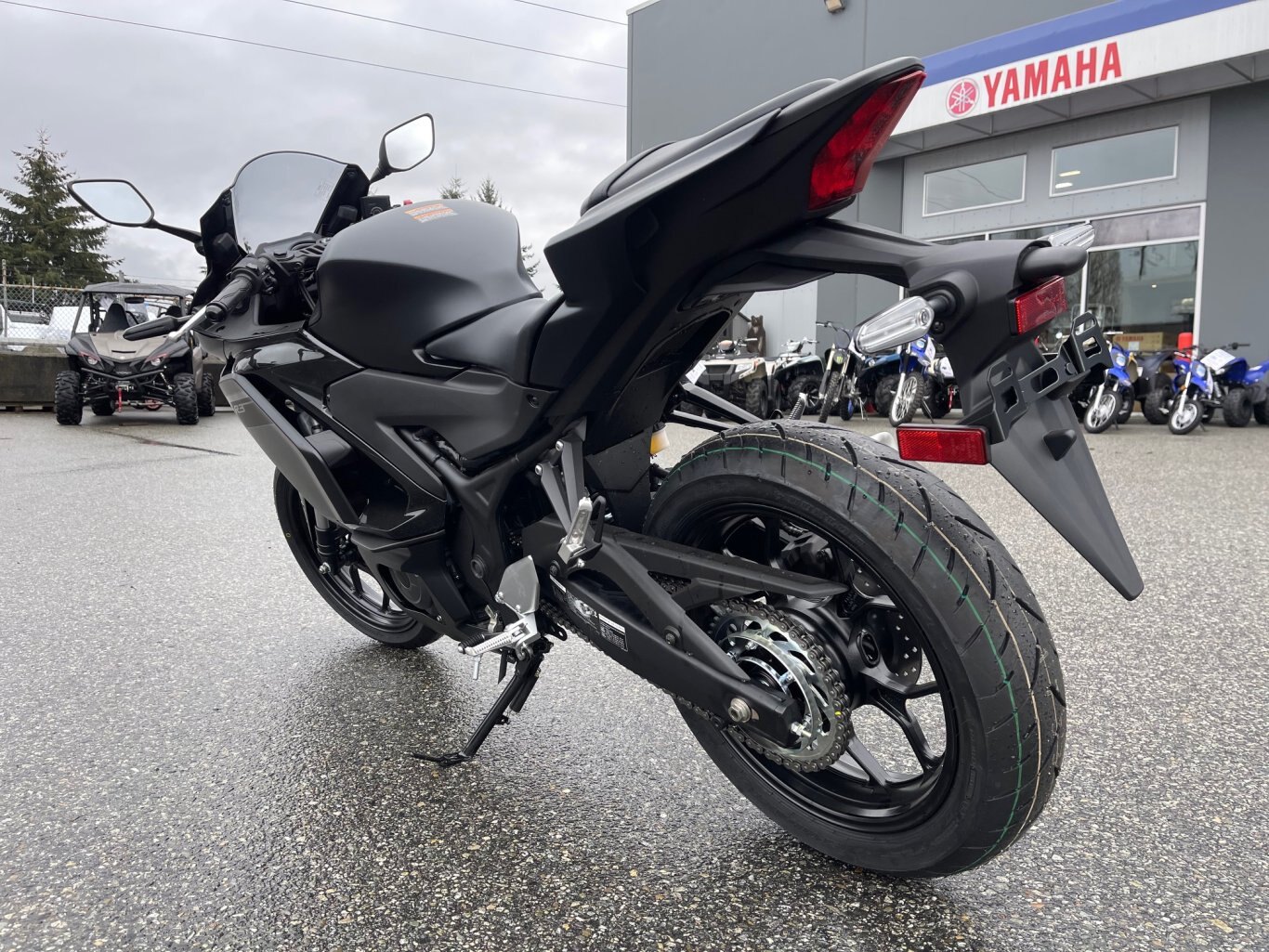 2025 Yamaha YZF R3 Matte Stealth Black