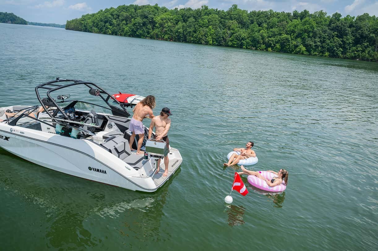 2026 Yamaha 222XE White