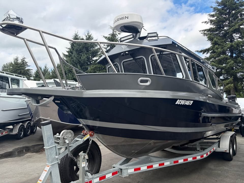 Used 2025 KingFisher 2725 XRS