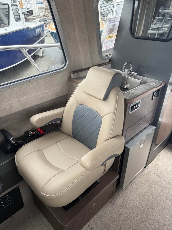 Used 2025 KingFisher 2725 XRS