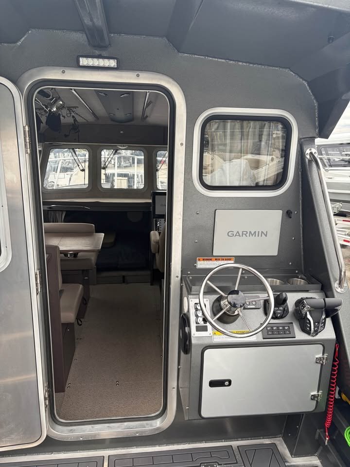 Used 2025 KingFisher 2725 XRS