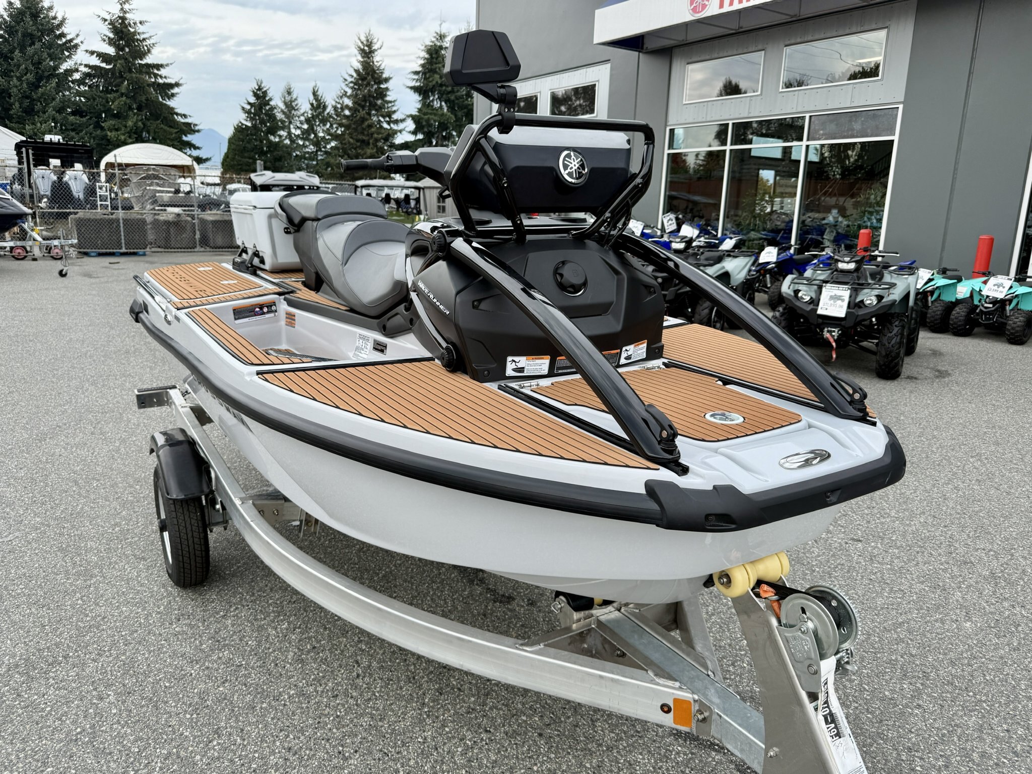 2026 Yamaha Crosswave Mist Grey