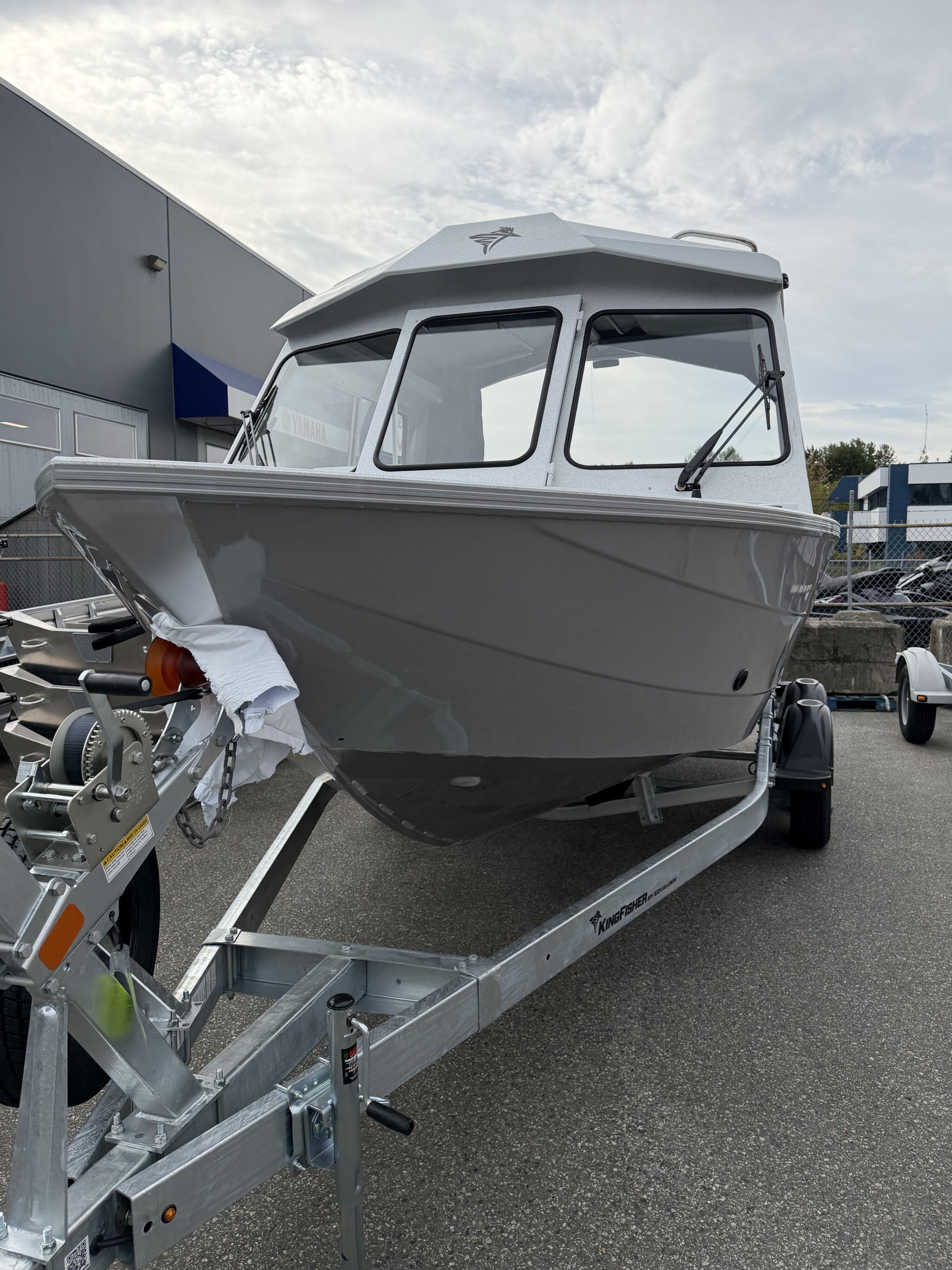 2026 Kingfisher 2025 Escape HT Drop Curtain