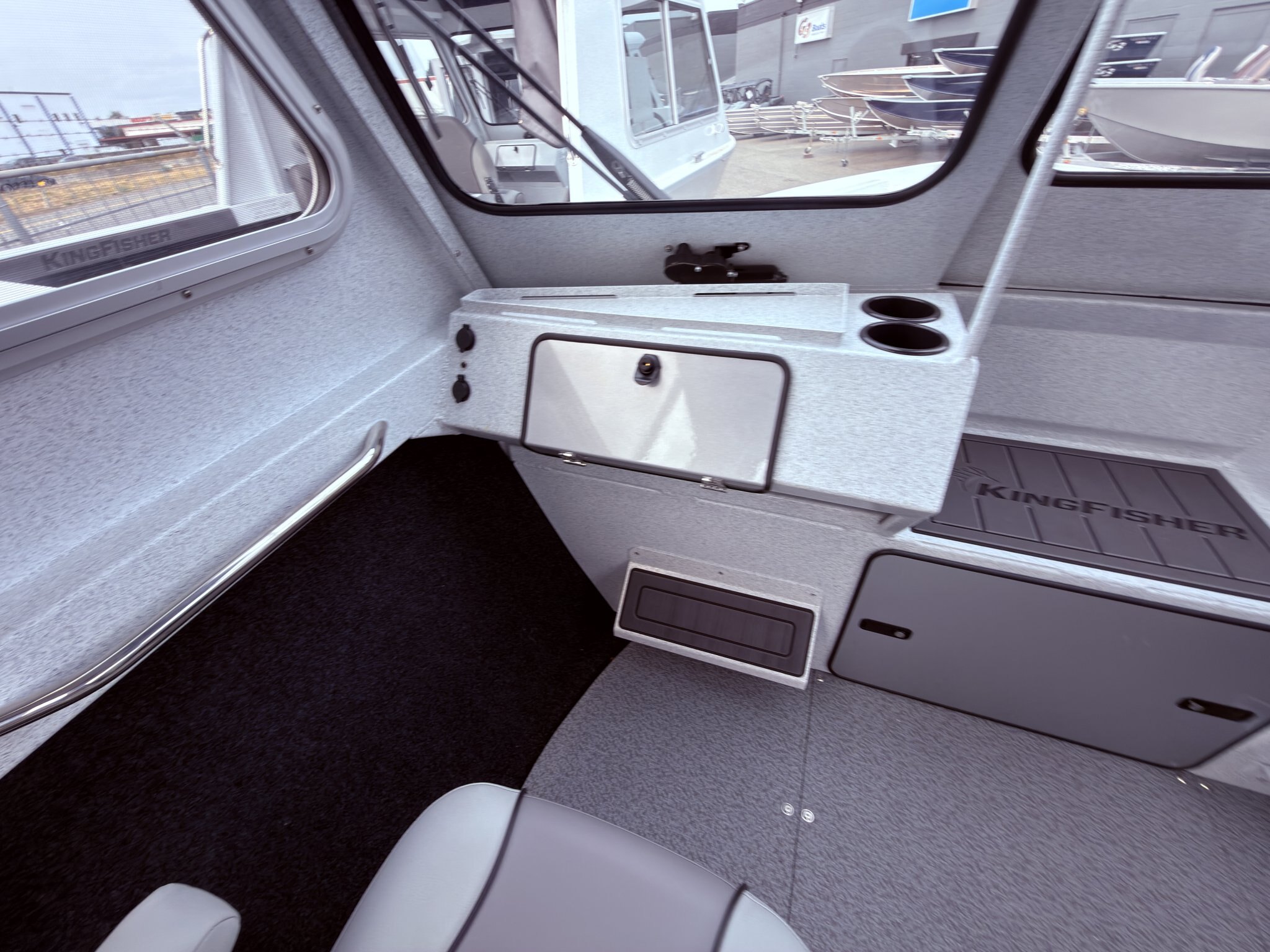 2026 Kingfisher 2025 Escape HT