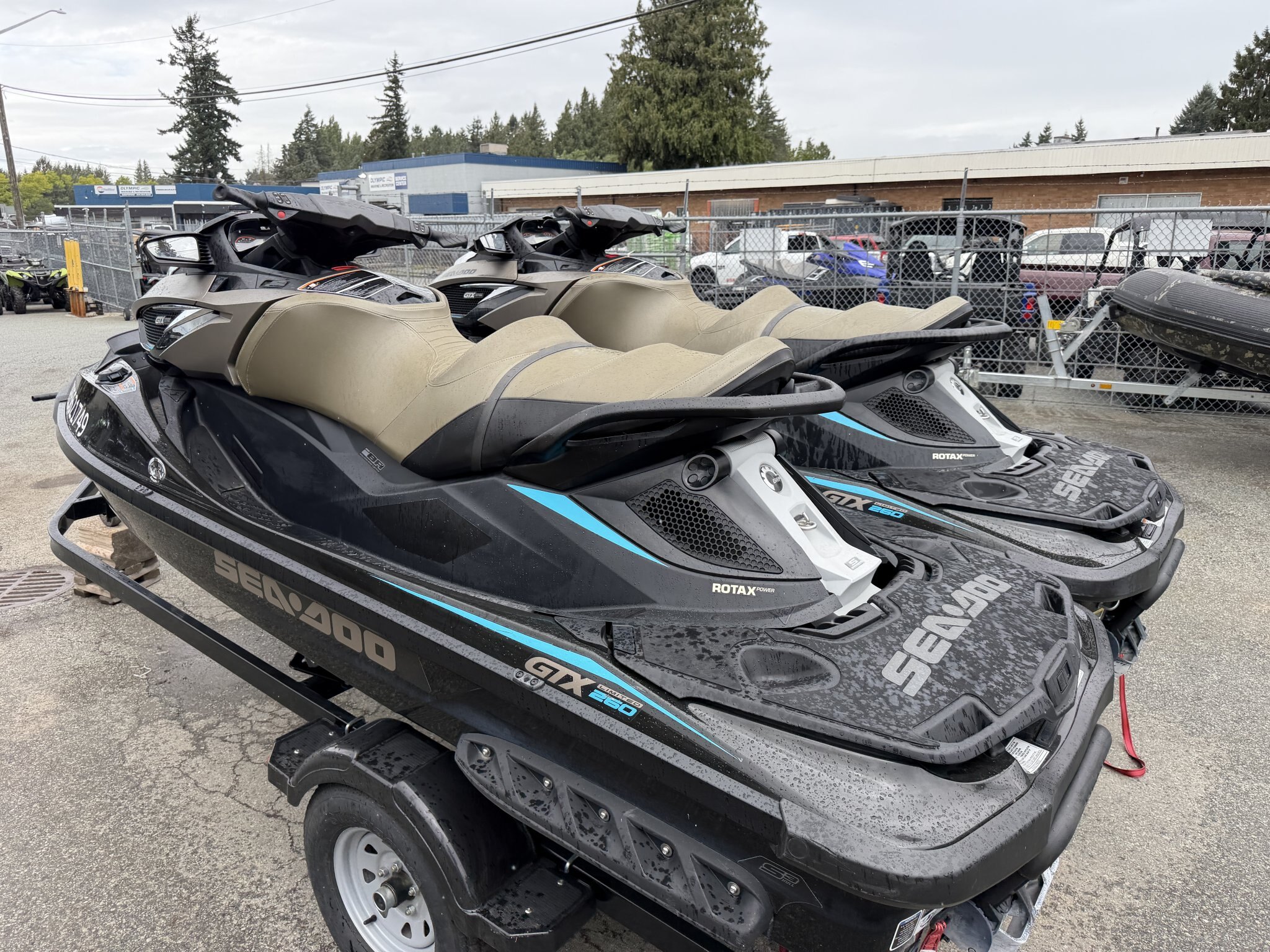 2x 2017 SeaDoo GTX Limited 260 w/DBL Trailer