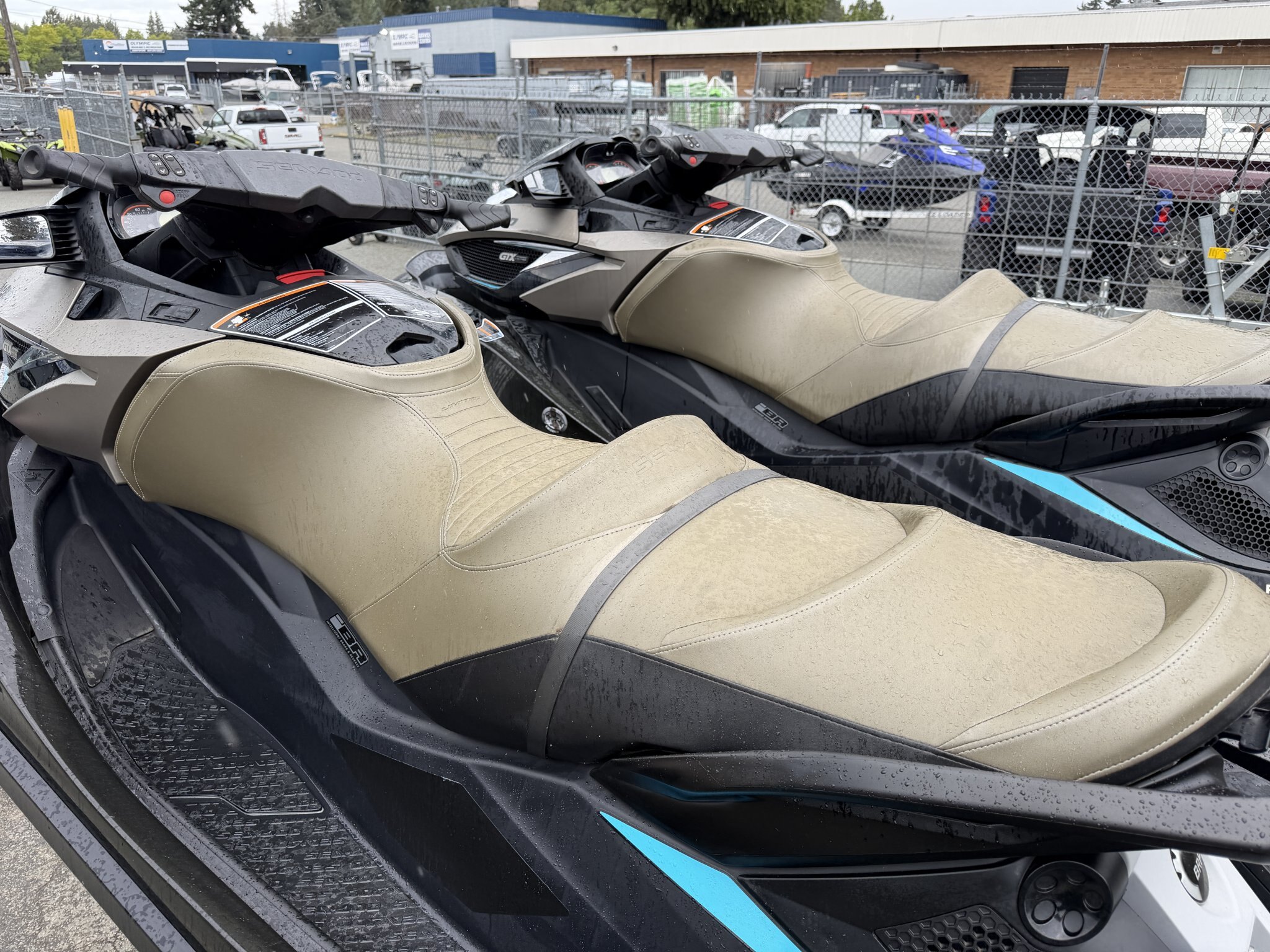 2x 2017 SeaDoo GTX Limited 260 w/DBL Trailer