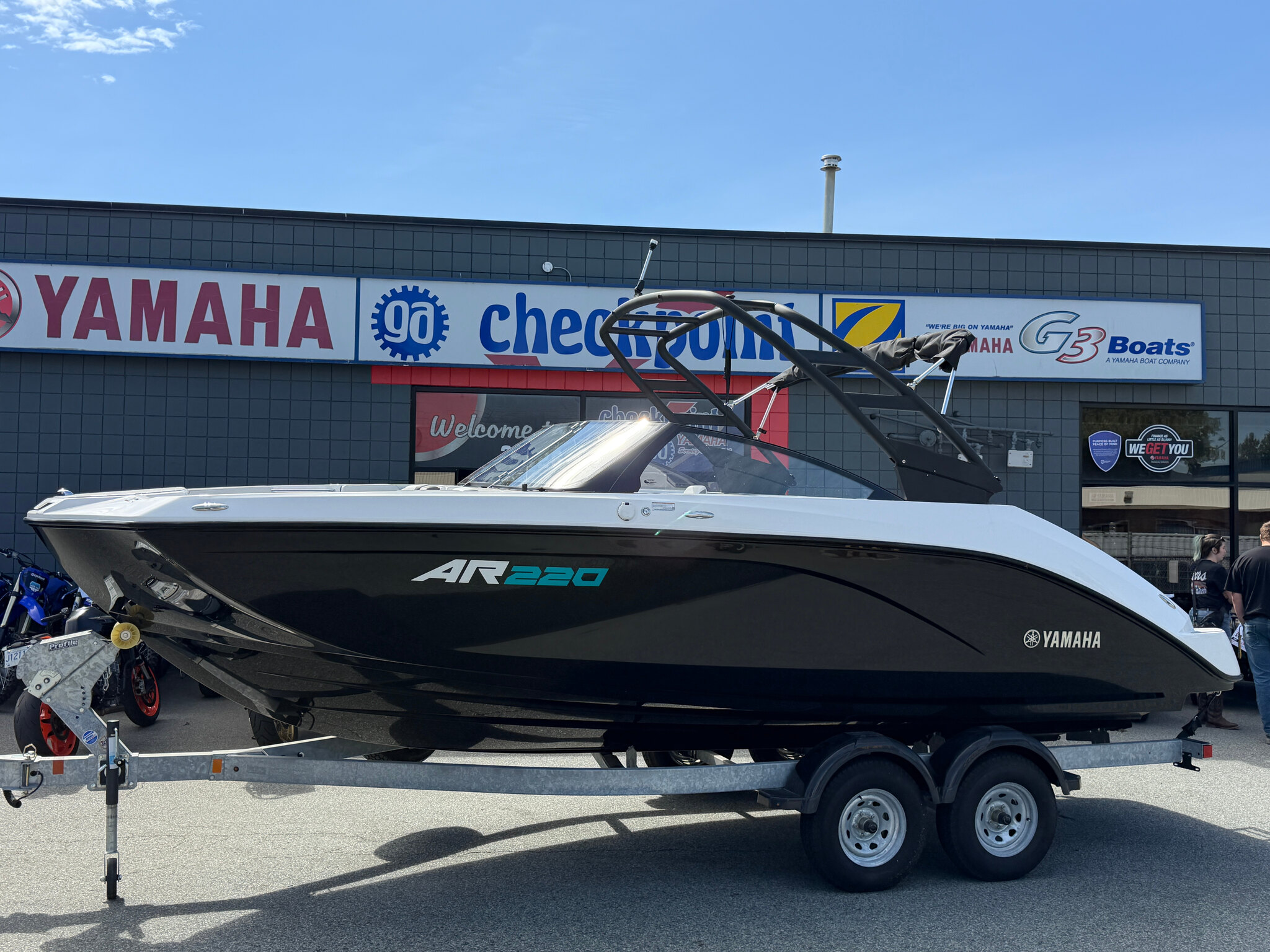 2025 Yamaha AR220 Black