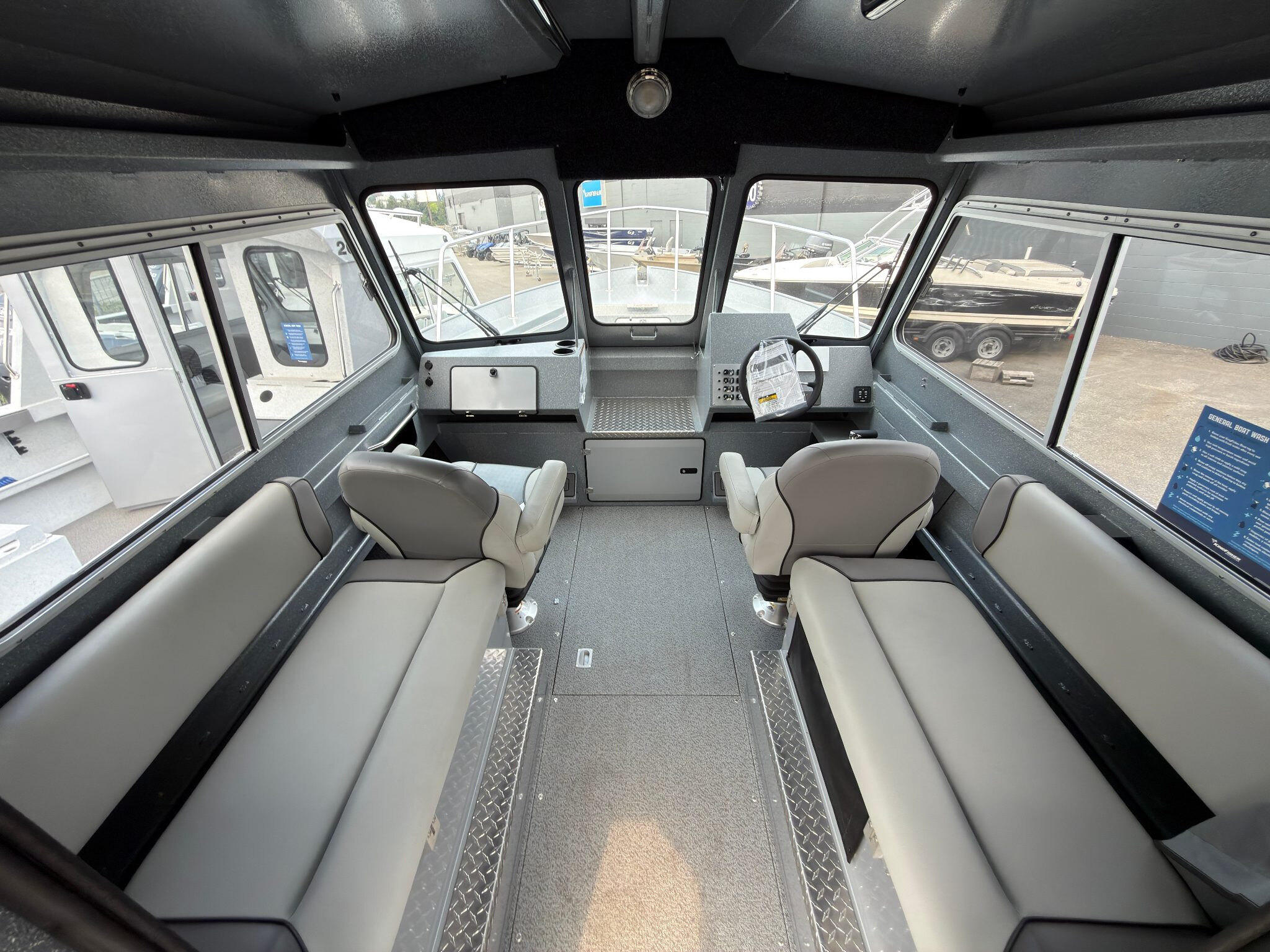 2026 KingFisher 2425 Escape ET HT