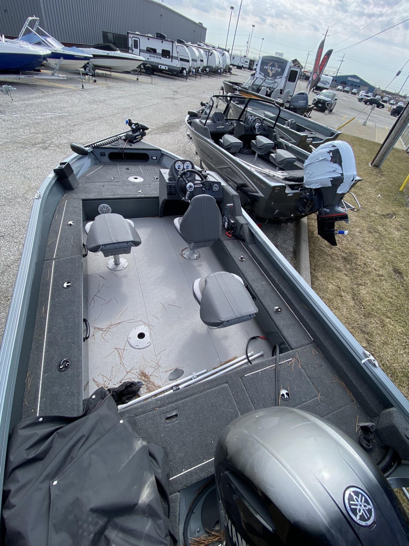 2023 NEW NON CURRENT STARCRAFT STORM 176 SC POWERED BY 115HP YAMAHA VMAX SHO CLEARANCE PRICE $41995 ALL IN PRICE PLUS TAX AND LICENSE!!