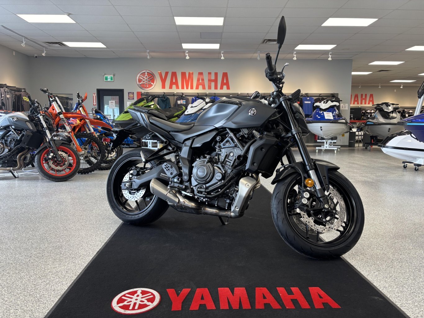 NEW 2025 YAMAHA MT 07 . CHOOSE EITHER $750 CASH REBATE OR FINANCING STARTING AT 1.99% ! PRICE PLUS TAX AND LICENSING