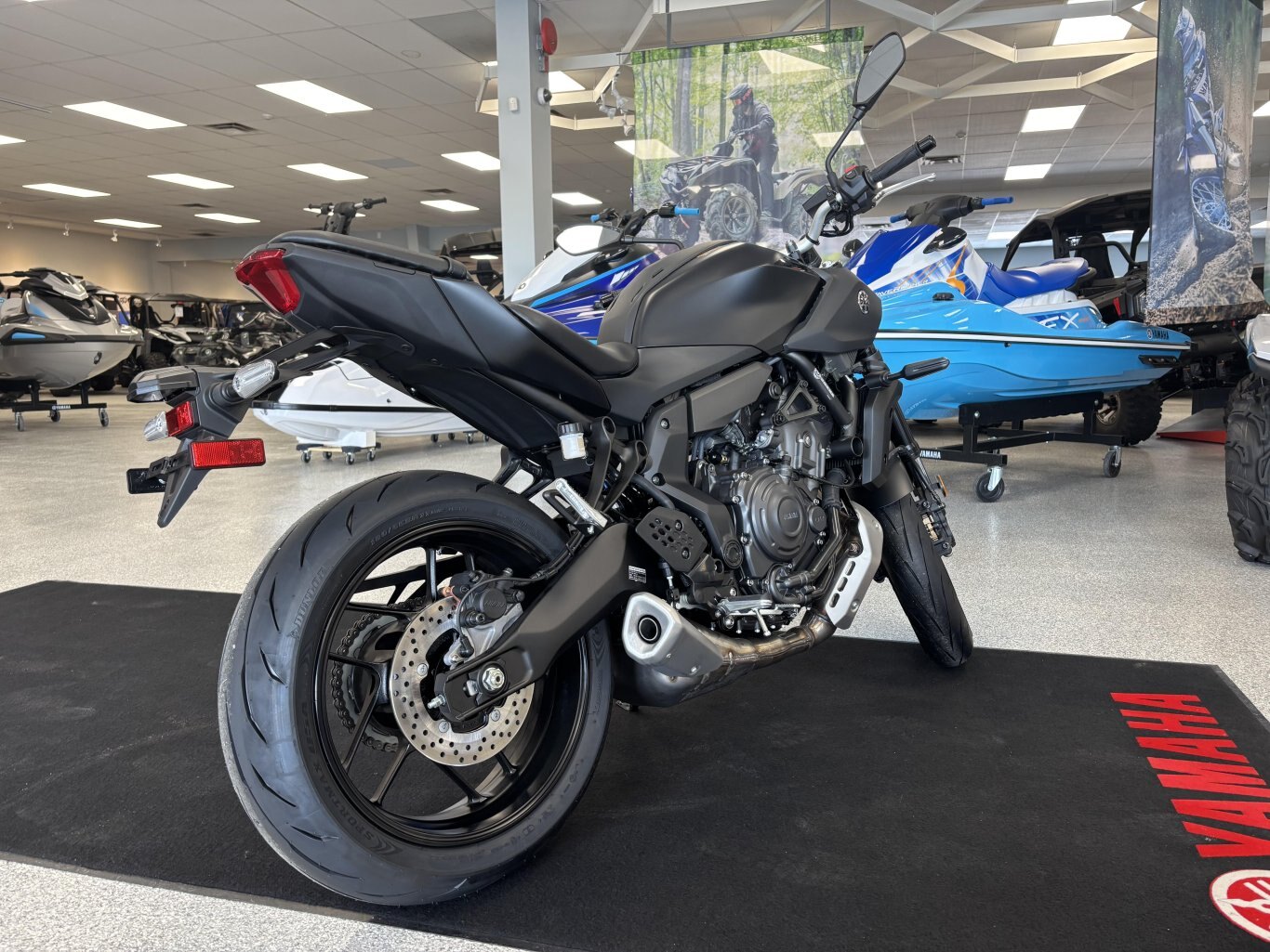 NEW 2025 YAMAHA MT 07 . CHOOSE EITHER $750 CASH REBATE OR FINANCING STARTING AT 1.99% ! PRICE PLUS TAX AND LICENSING