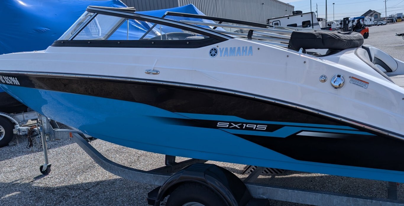 2021 YAMAHA SX195 ONLY 89 HOURS! SUPER CLEAN LIKE NEW! $57995 PLUS HST & LICENSING. FINANCE FOR AS LITTLE AS $145 WEEKLY WITH ZERO DOWN! TRADES WELCOME.