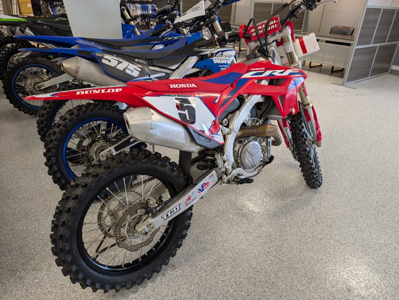 2023 HONDA CRF450R 7495 $ PLUS TAXES FINANCEMENT DISPONIBLE