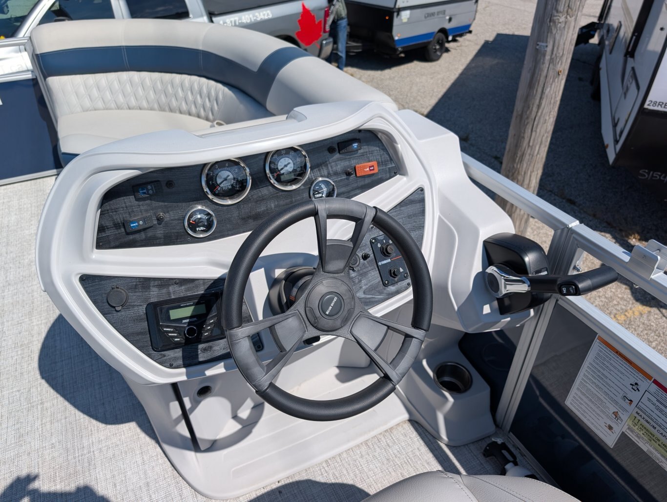 FRESH TRADE! 2023 GRAND RIVER 22GRS POWERED BY YAMAHA 70HP 4 STROKE GENTLY USED! TANDEM TRAILER INCLUDED!! FINANCE FOR AS LITTLE AS $87 WEEKLY WITH ZERO DOWN!!