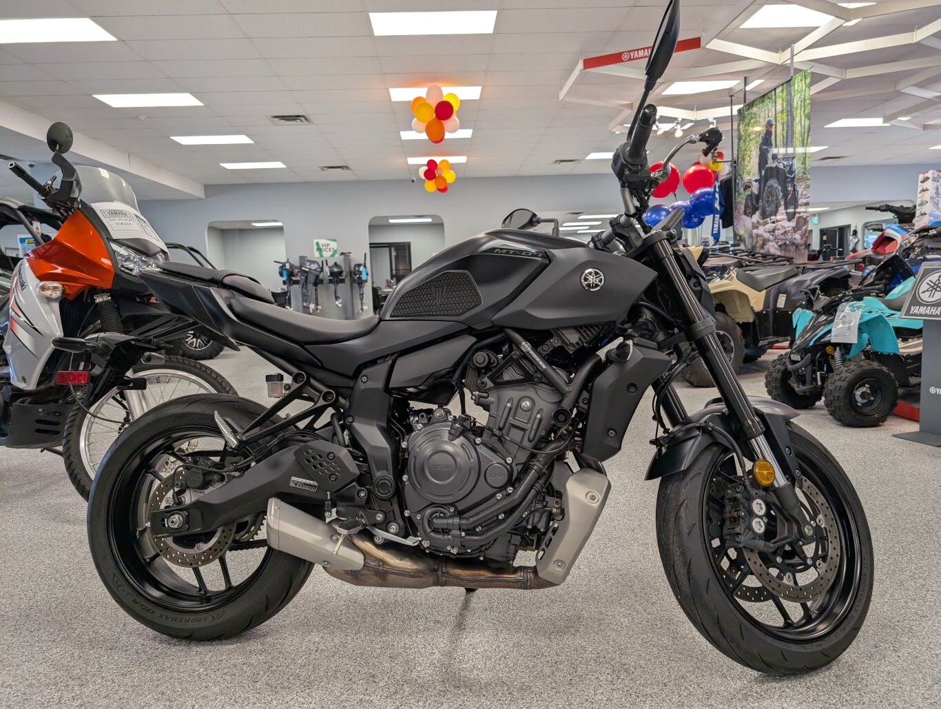 JUST TRADED! 2025 YAMAHA MT 07 WITH ONLY 2970 KMS! $9499 PLUS TAX AND LICENSING. FINANCING AVAILABLE.