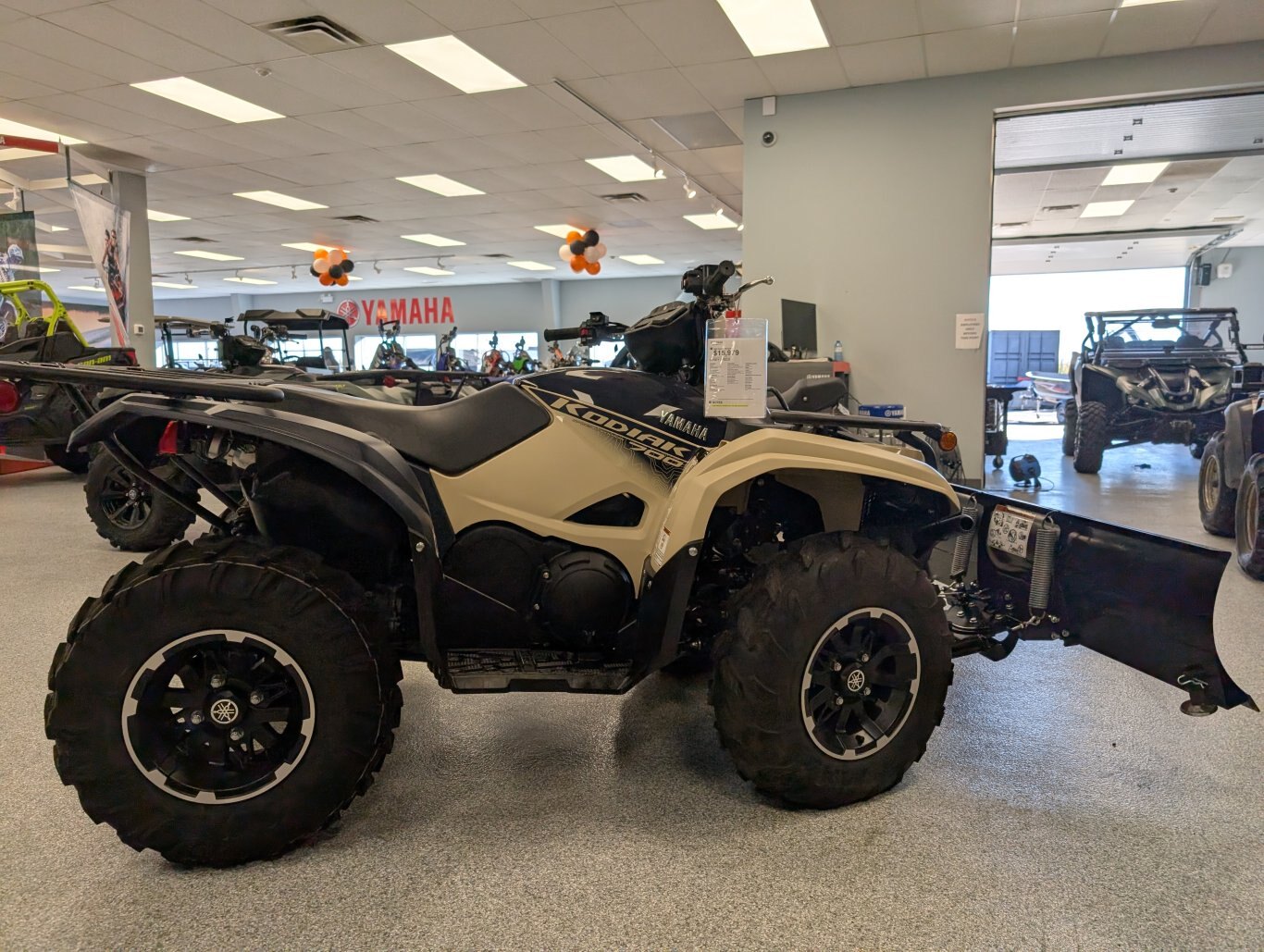 2025 YAMAHA KODIAK EPS SE WINTER PACKAGE. ALL IN CASH PRICE $15979 INCLUDING WARN WINCH AND PLOW KIT!