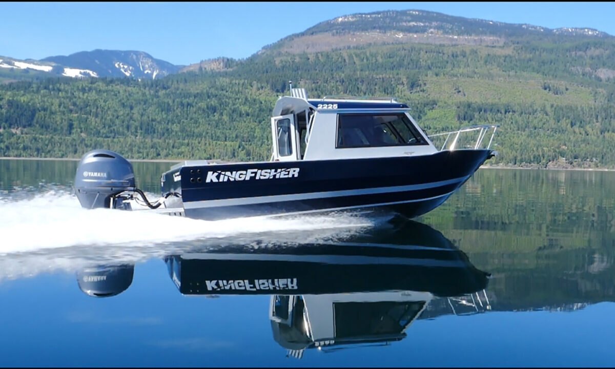 2025 KingFisher 2225 Escape HT Coastal