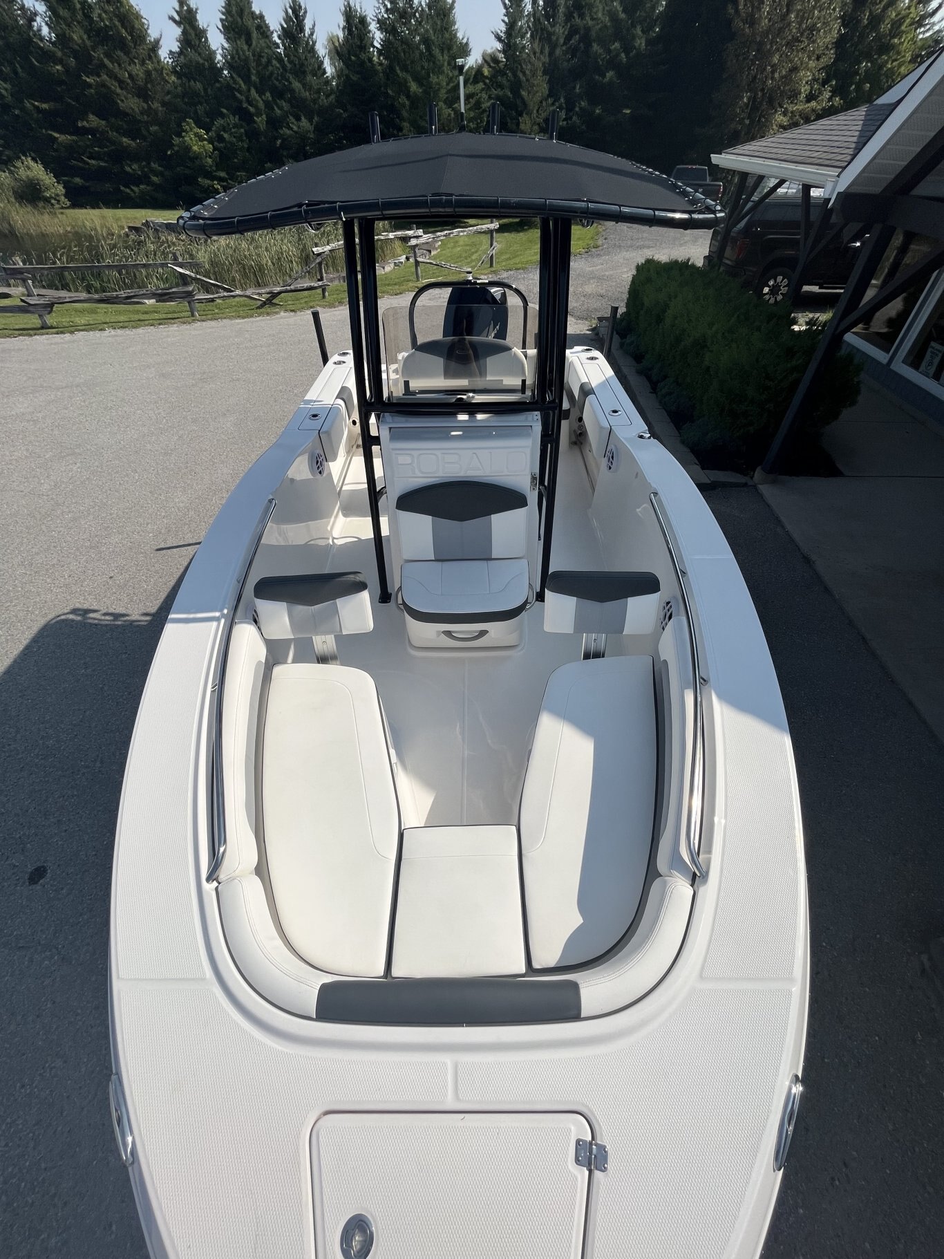 2024 Robalo 202EXPLORER