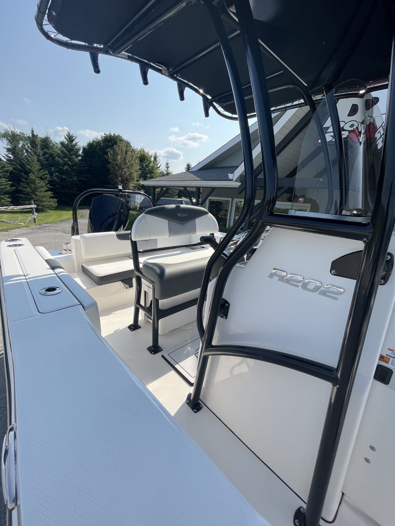 2024 Robalo 202EXPLORER