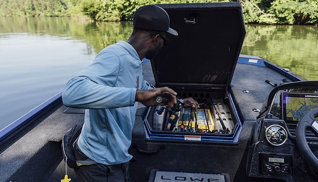 2025 Lowe Boats Stinger 188 Metallic Black