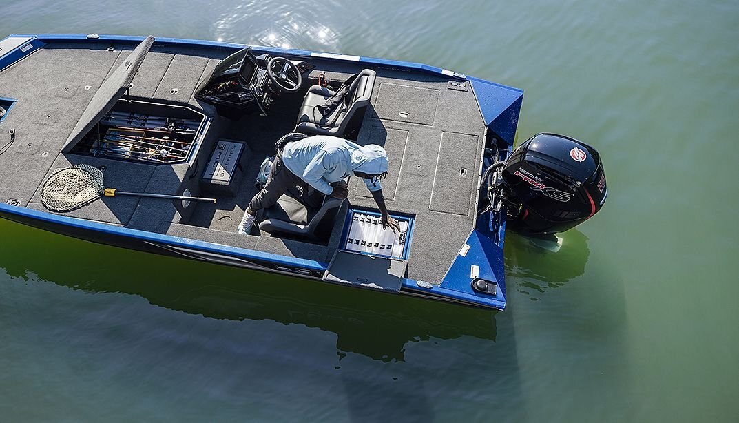 2025 Lowe Boats Stinger 188 Metallic Blue