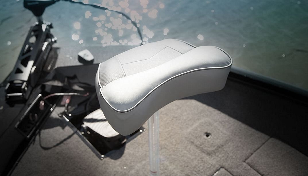 2025 Lowe Boats Stinger 178 Metallic Silver