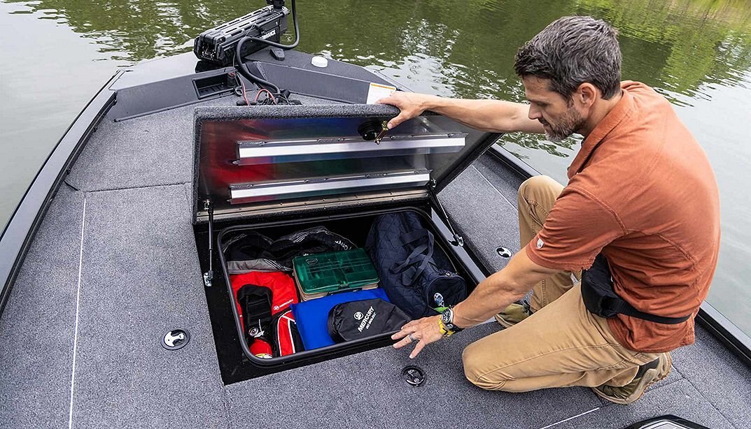 2025 Lowe Boats Stinger 195C Candy Apple Red