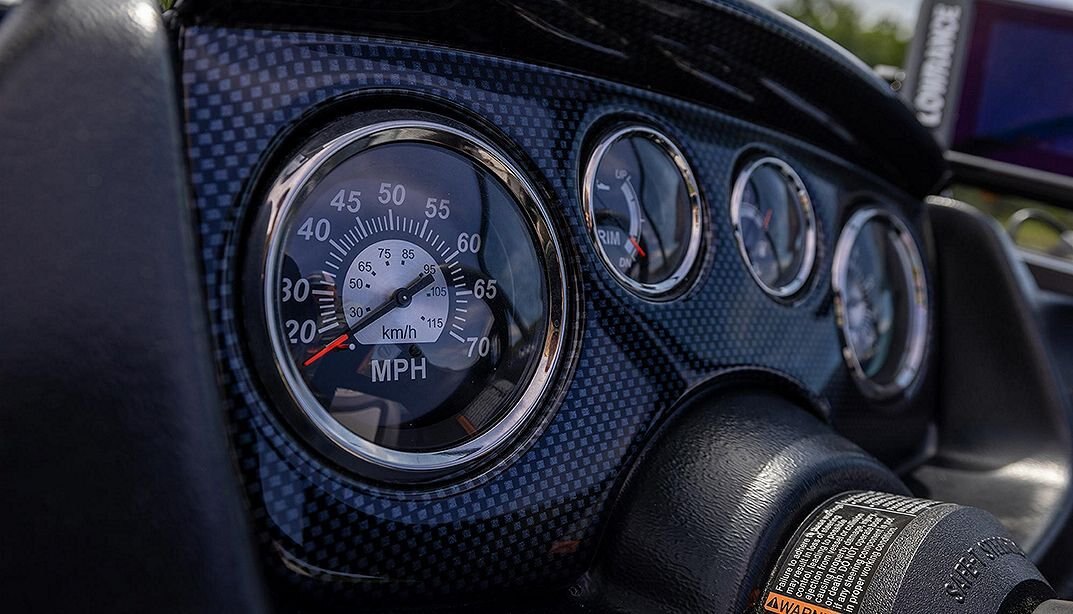 2025 Lowe Boats FM 1800 SC Metallic Black