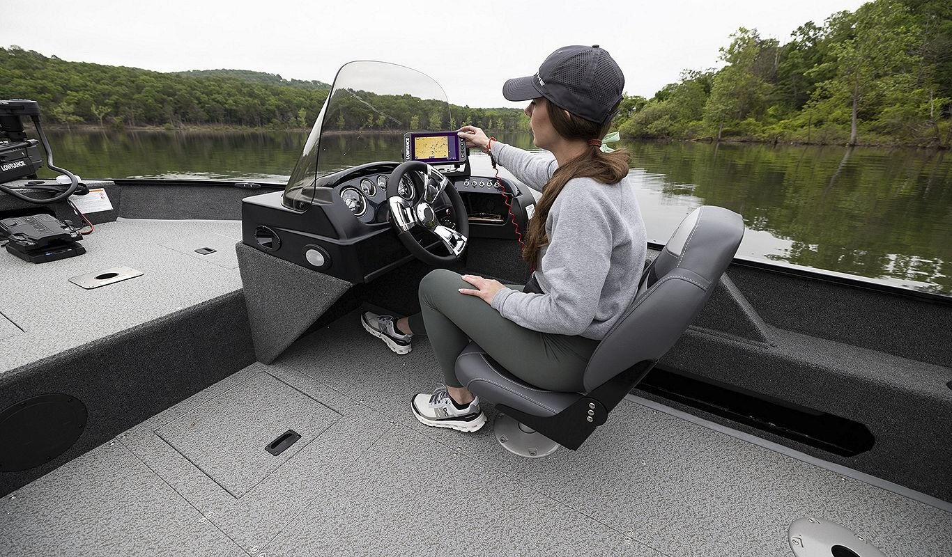 2025 Lowe Boats FM 1675 SC 2 Tone Black Base & Candy Apple Red Accent