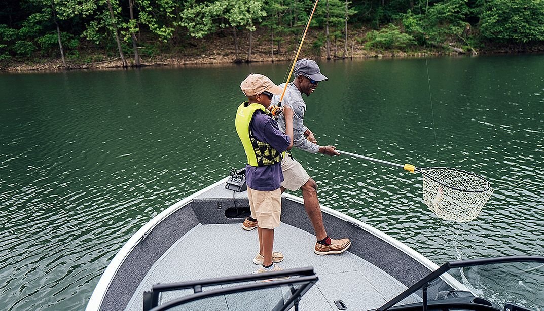 2025 Lowe Boats FM 1775 WT 2 Tone Black Base & Candy Apple Red Accent