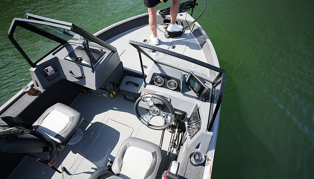 2025 Lowe Boats FM 1625 WT Metallic Silver