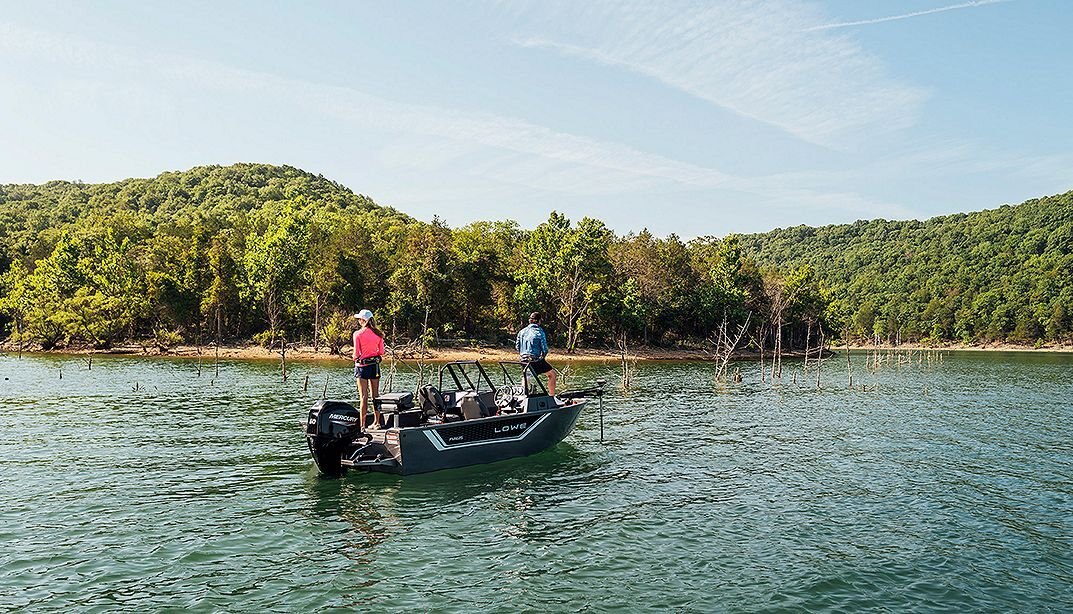 2025 Lowe Boats FM 1625 WT Candy Apple Red