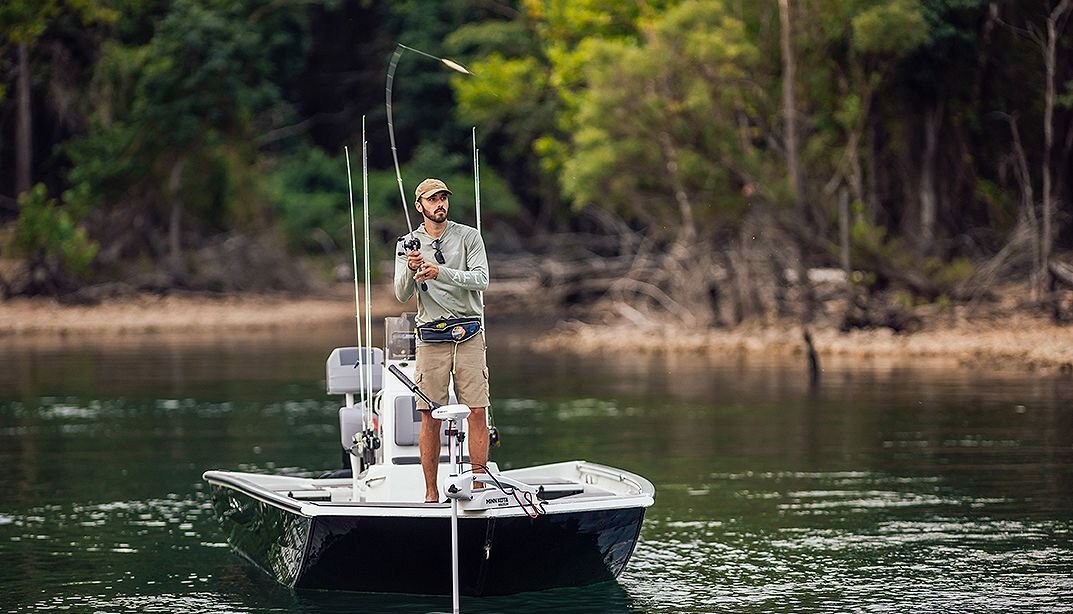 2025 Lowe Boats Bay 20 Marine Teal/White Graphic (Only available with Metallic Black Hull or Bright White Hull)