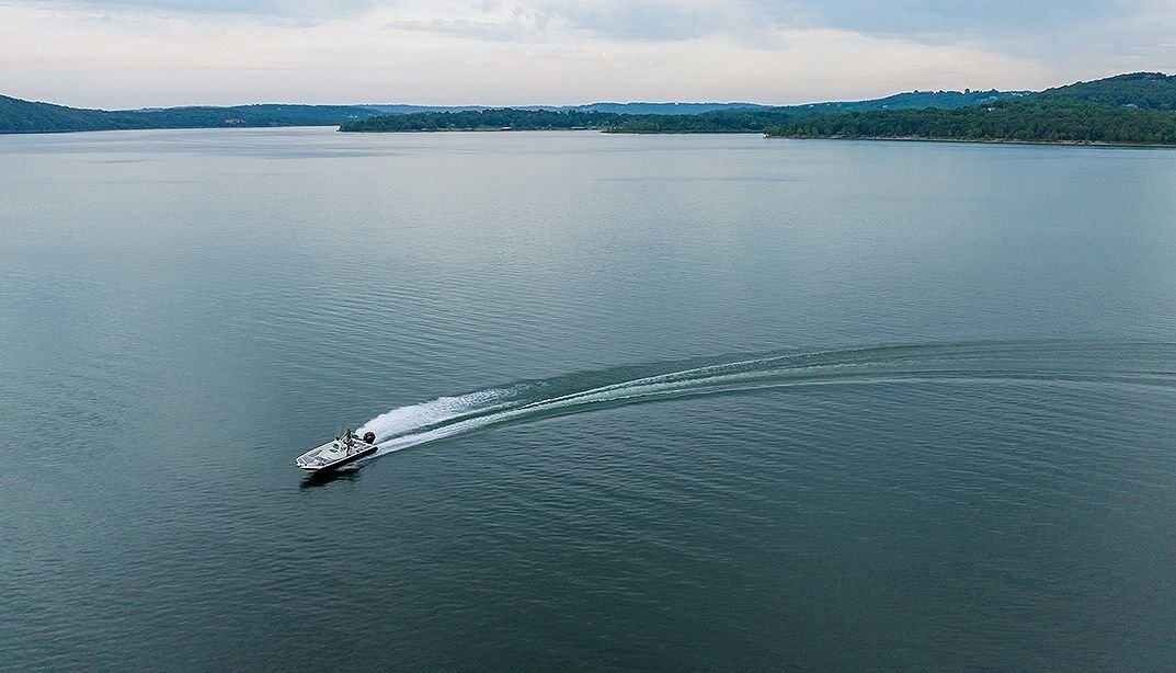 2025 Lowe Boats Bay 20 Infused Red/Black Graphic (Only available with Metallic Black Hull or Bright White Hull)