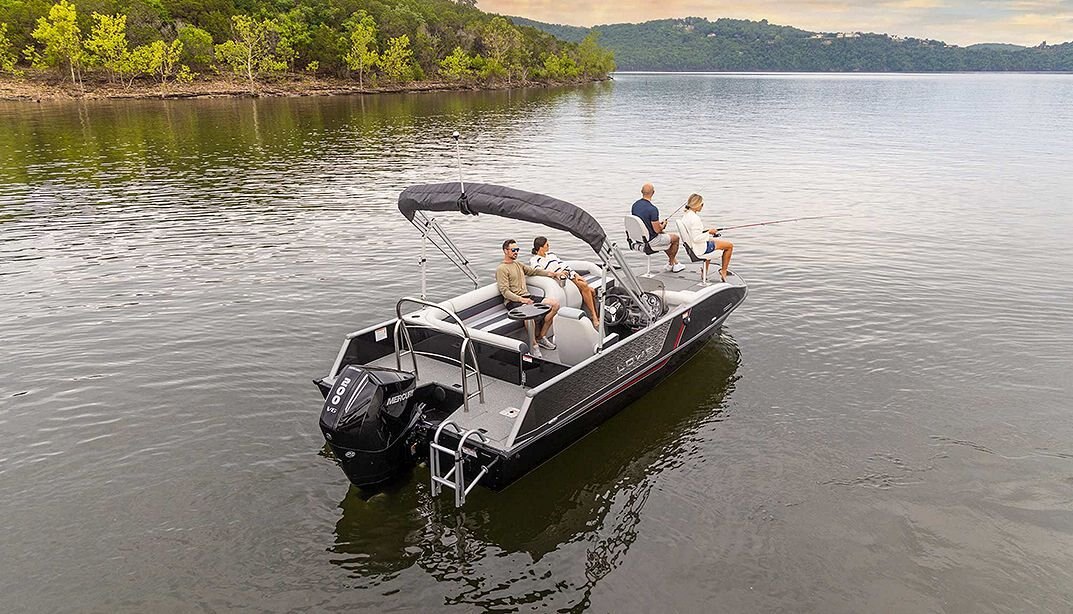 2025 Lowe Boats SD224 Silver Exterior w/ Gray Furniture