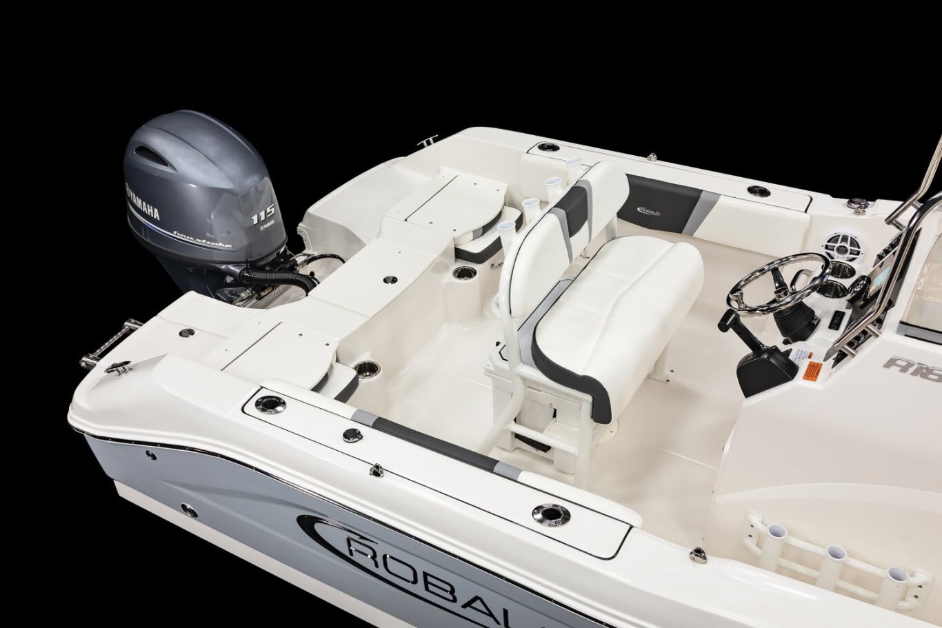 2025 Robalo R180