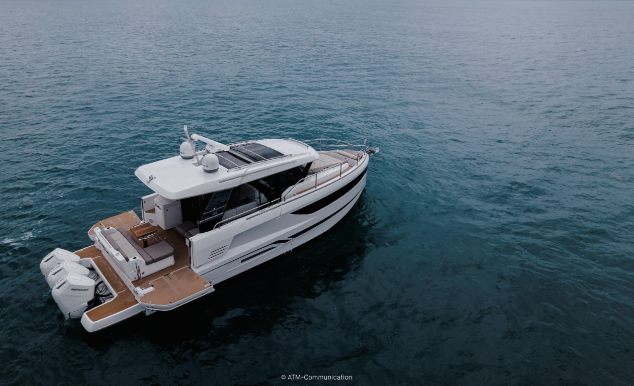 2025 Wellcraft Fisherman 243 Seafoam Green