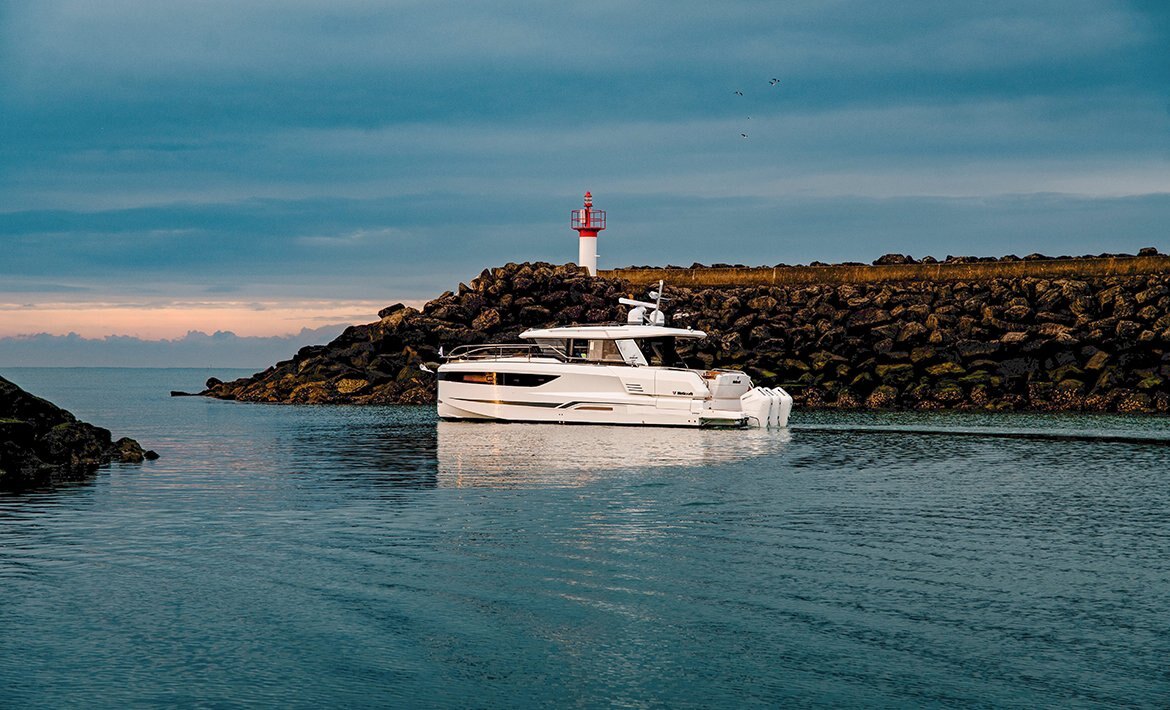 2025 Wellcraft Fisherman 243 Phantom Gray