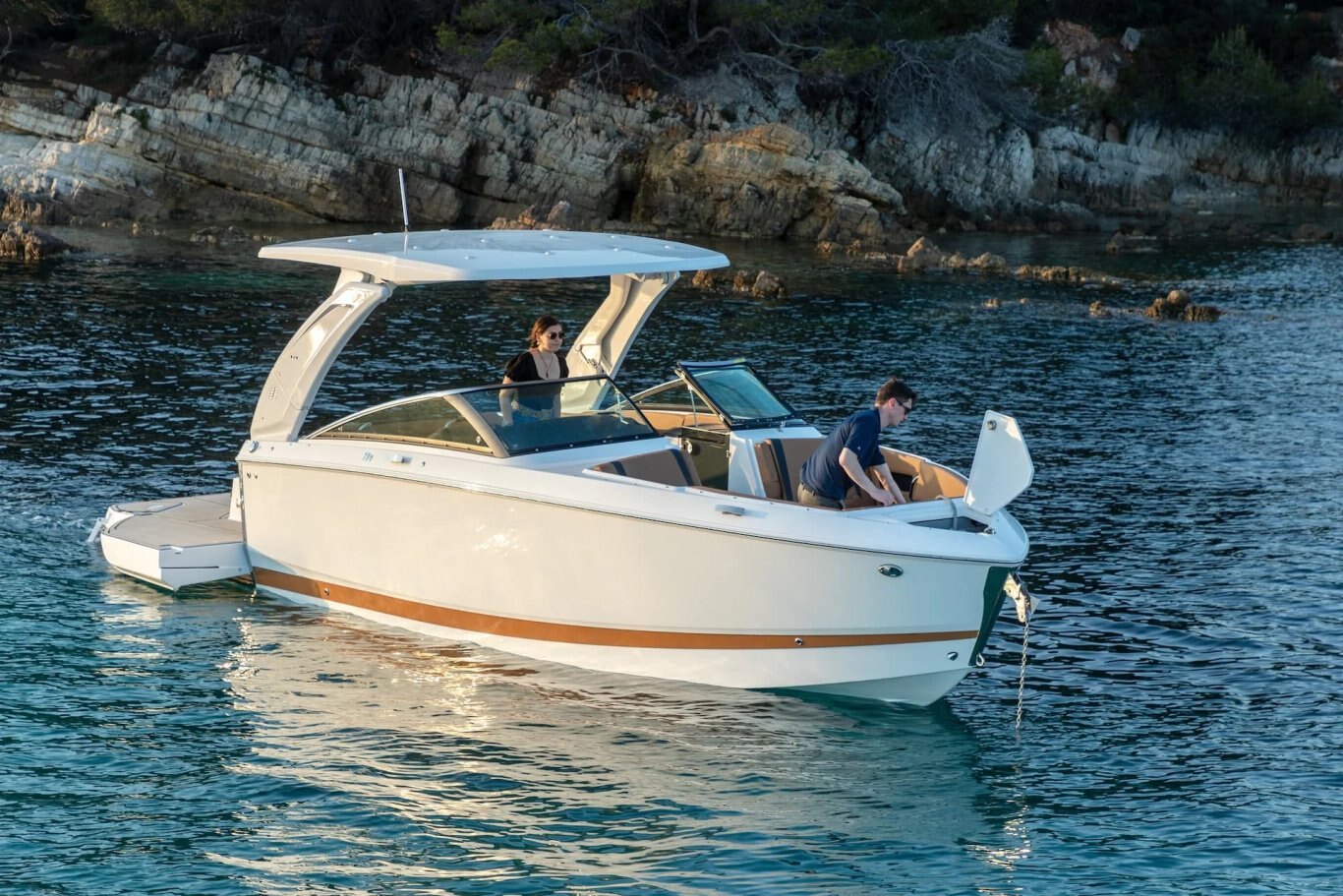 2025 Four Winns H33 OB Elevate Phantom Grey/Jet Black