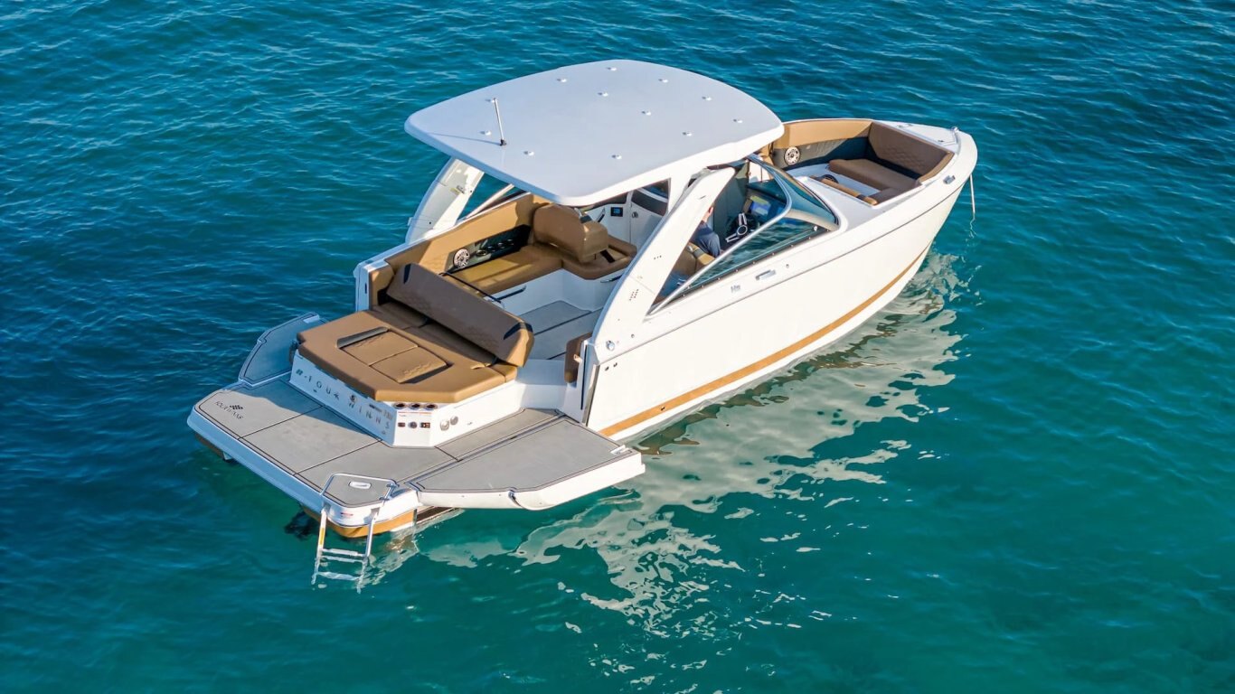 2025 Four Winns H33 OB White