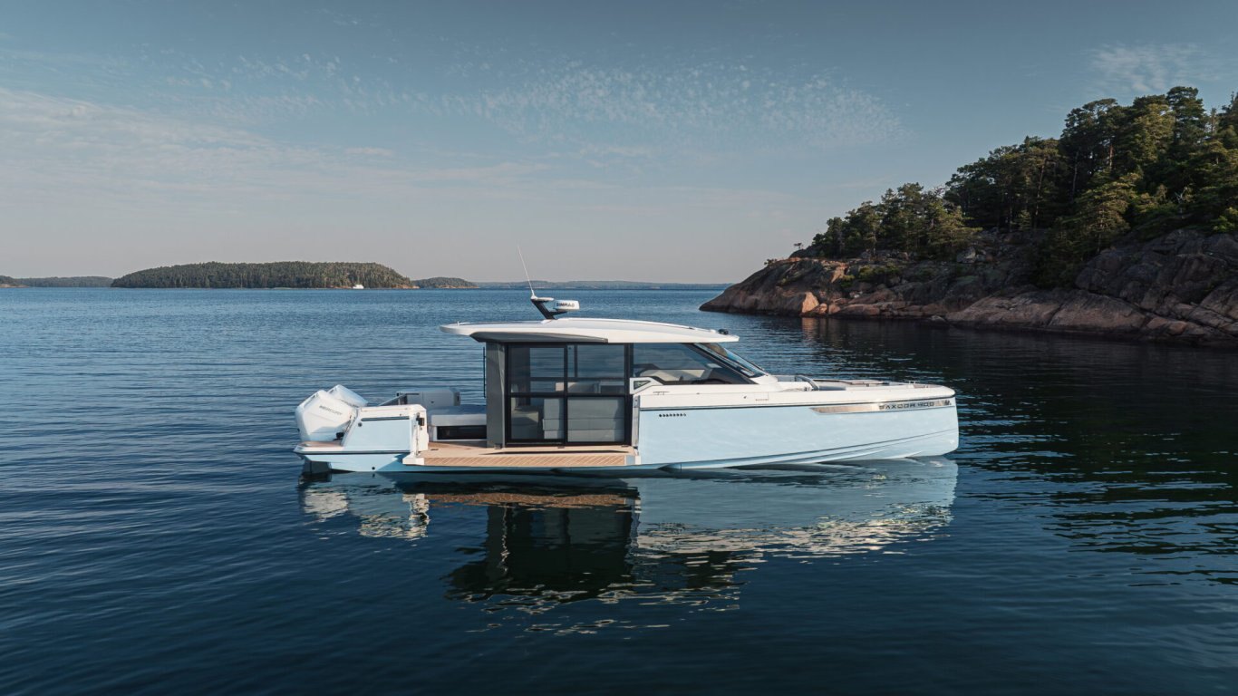 2026 Saxdor 320 GTC Main deck
