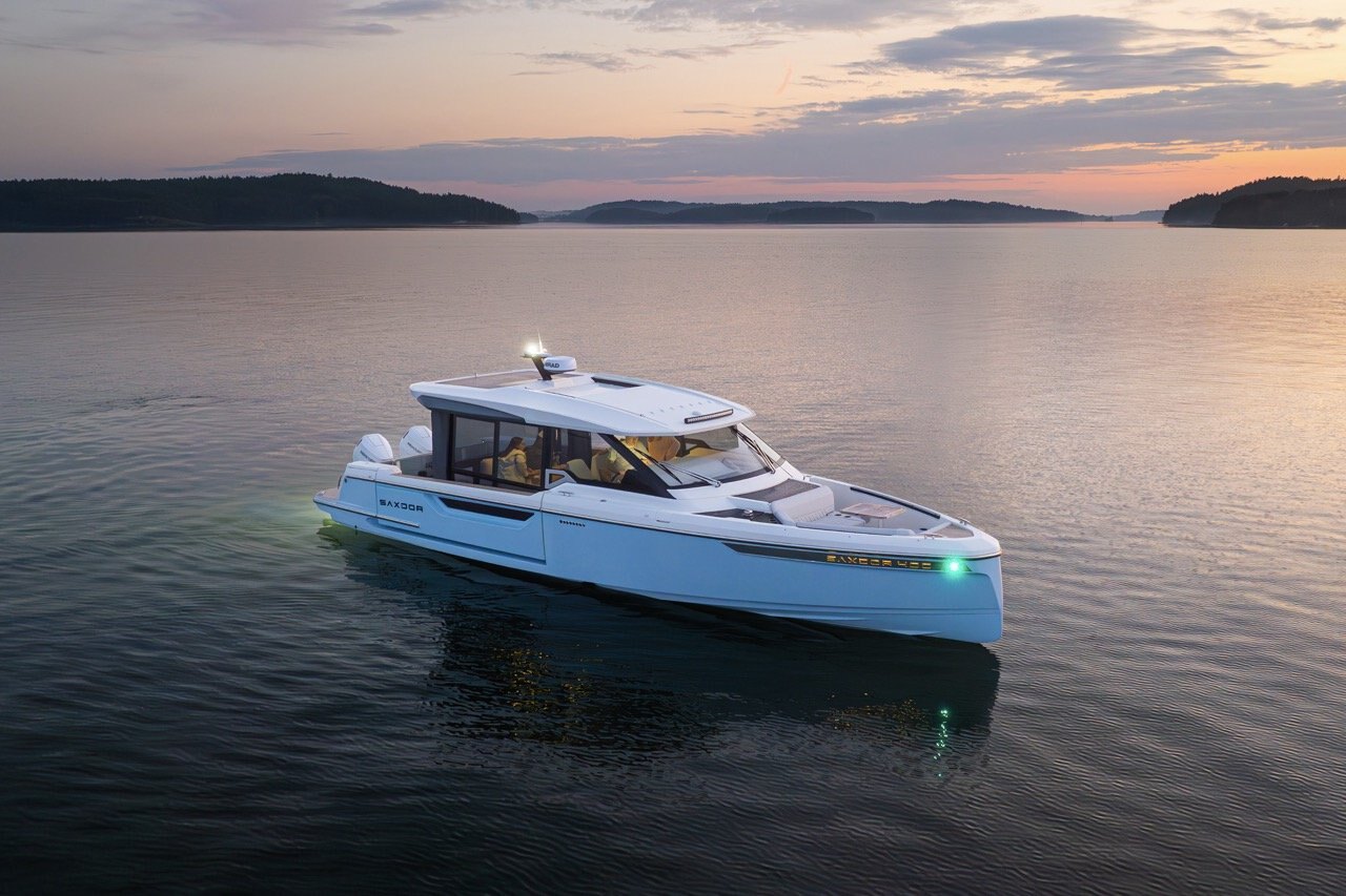 2026 Saxdor 320 GTO Sliding sofa and AFT sunpad