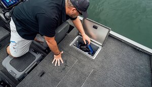 2026 Lowe Boats Stinger 195B Metallic Black